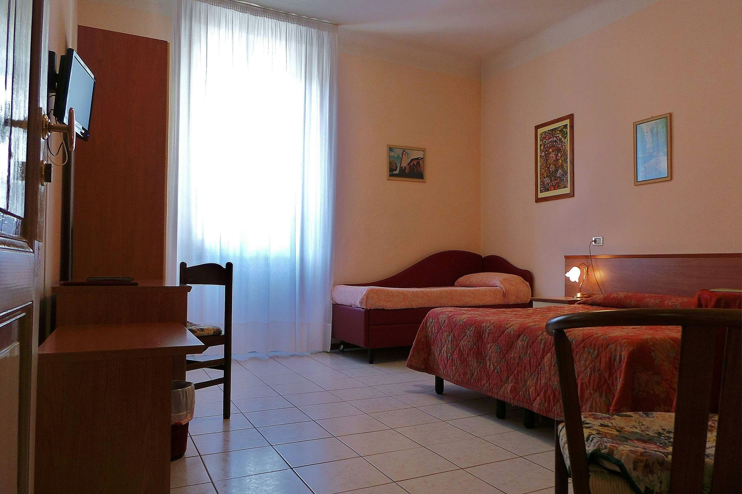 Hotel Roma 24/27