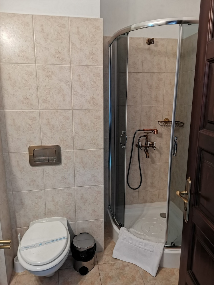 Hotel Carol 40/42