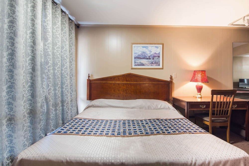 KNIGHTS INN AMSTERDAM 10/23