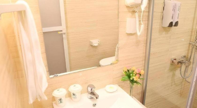 GreenTree Inn Yixing Ding Shu JieFang East Road Express Hotel 25/27