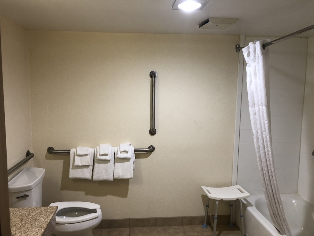 Quality Inn Near Joint Base Andrews-Washington Area 9/36