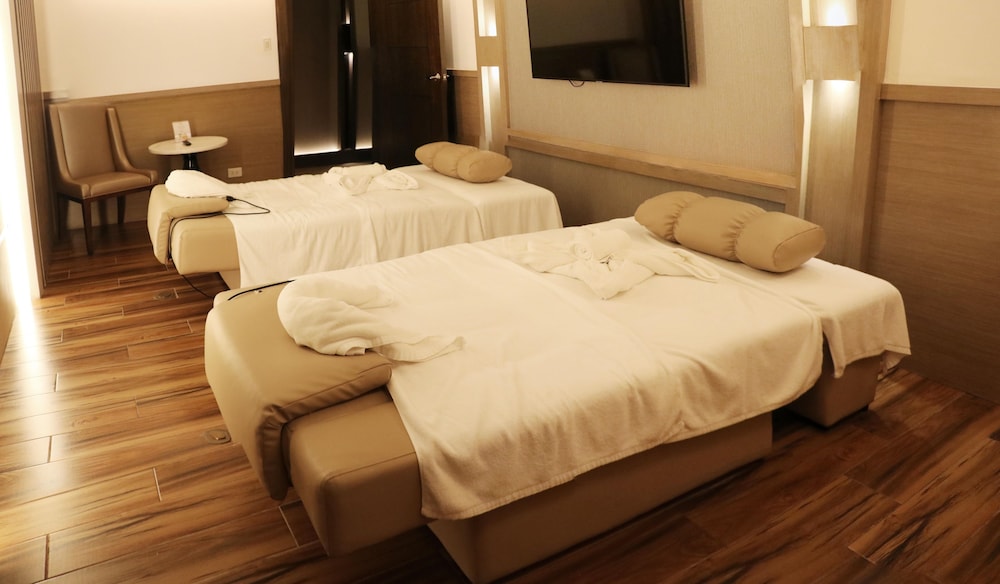 Rizal Park Hotel 21/65