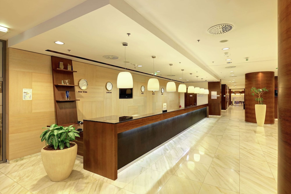 Doubletree By Hilton Kosice 10/76