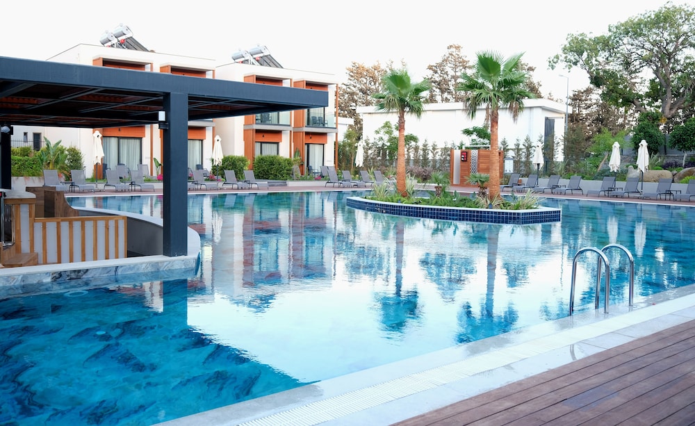 Celeste Bella Luxury Hotel and Spa 2/47