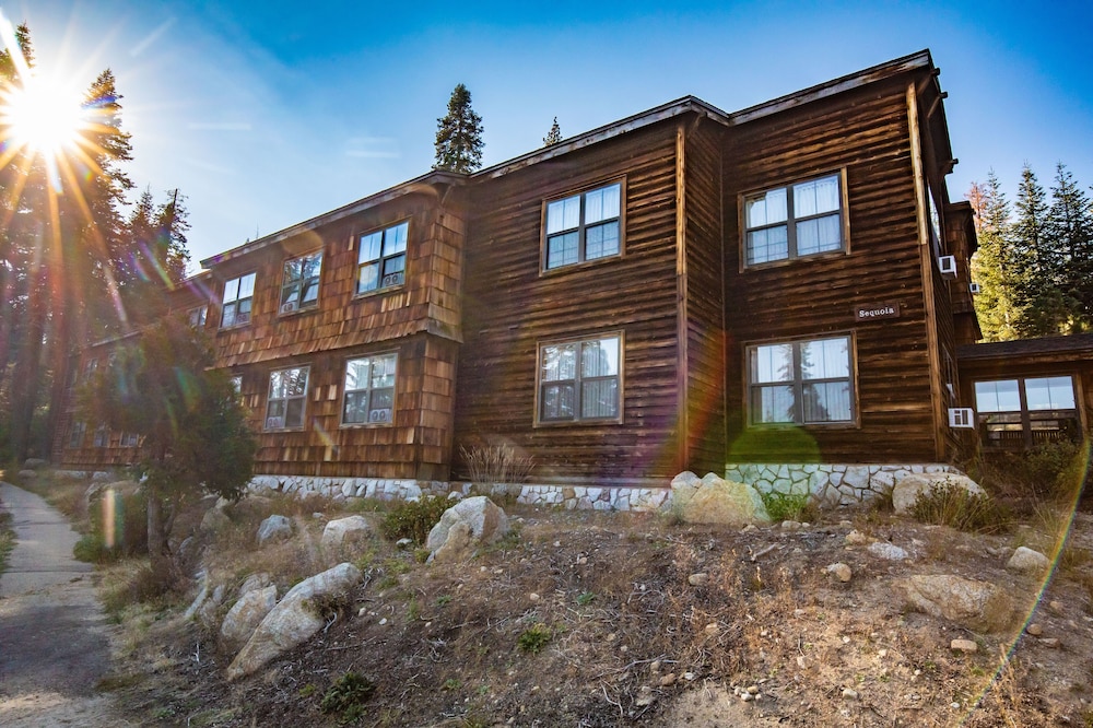 Wuksachi Lodge 8/69
