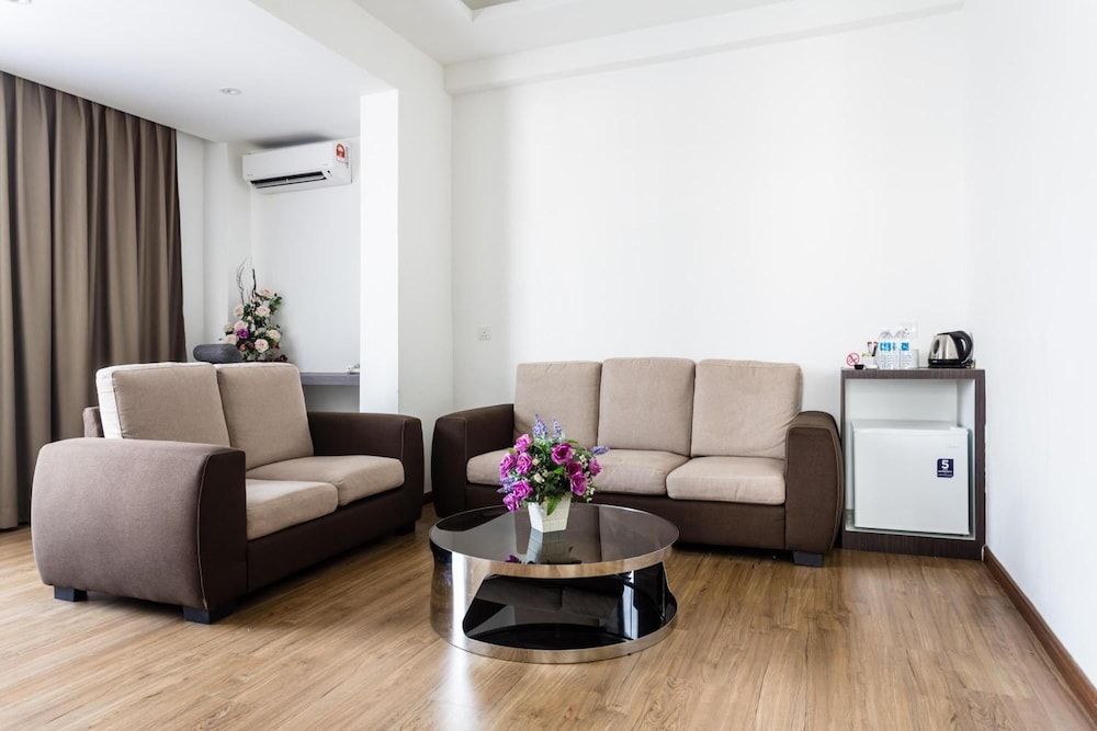 THE REED HOTEL MELAKA – Formerly E-Red Hotel Melaka 35/52