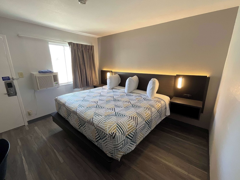 Motel6 Ely, NV 8/31