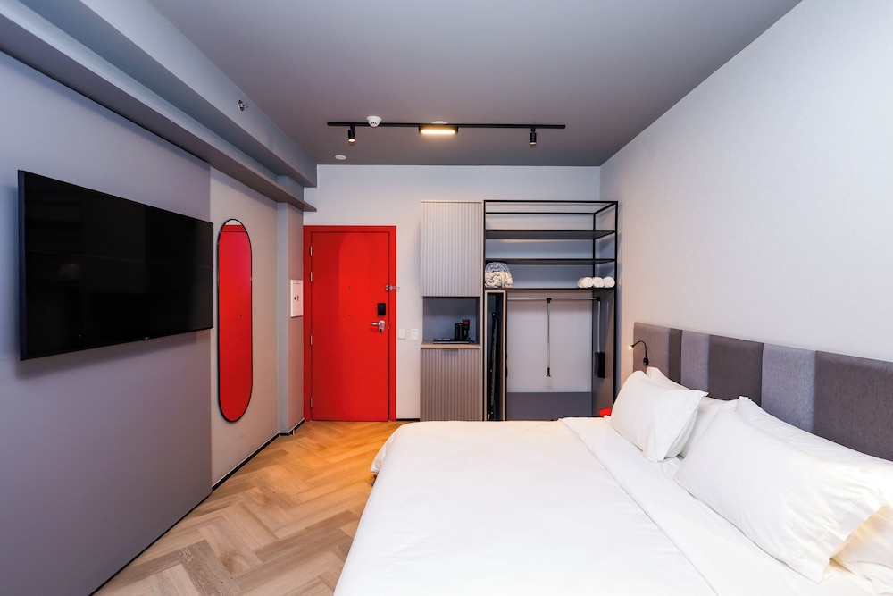 Radisson Red Ibirapuera 6/40