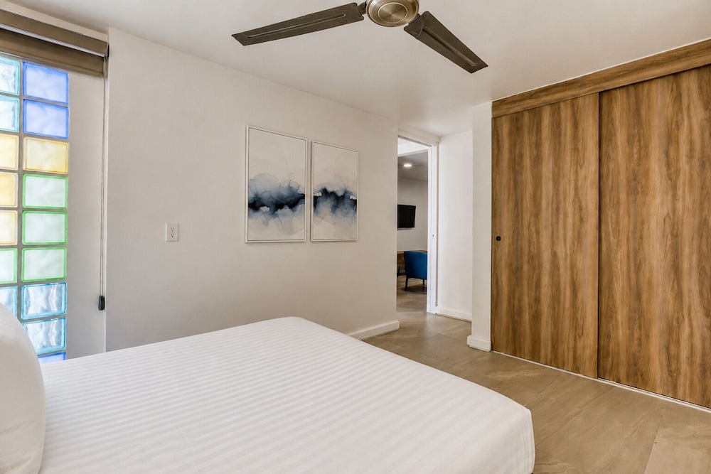 Comfort Suites Tijuana 32/65