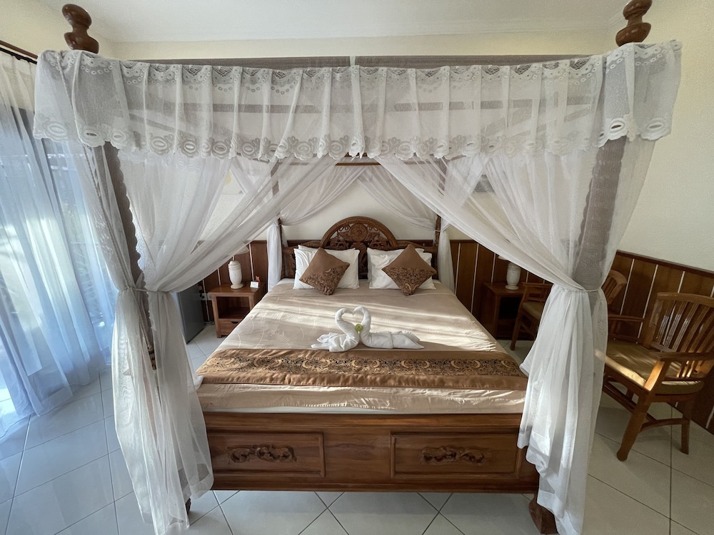 Mutiara Bali 15/50