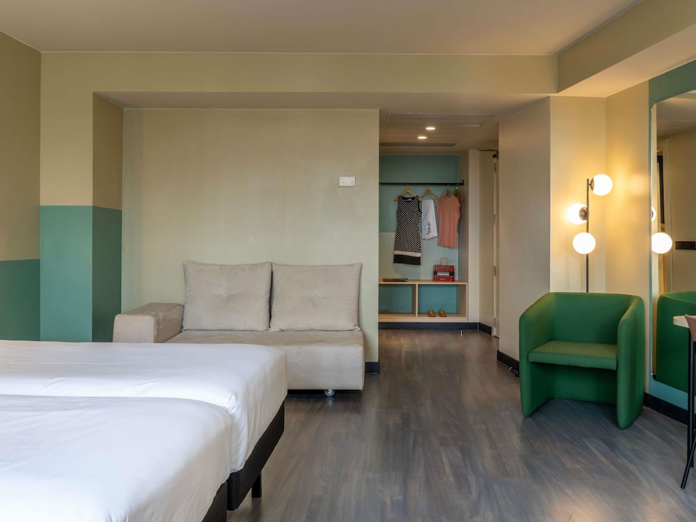 ROOM, TRIPLE