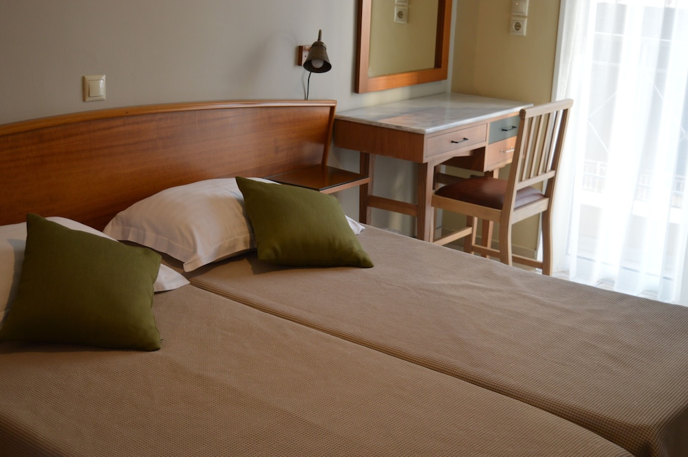 Evripides Hotel 17/69