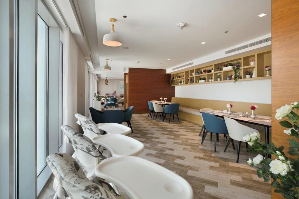 Millennium Executive Apartments Mont Rose 10/66