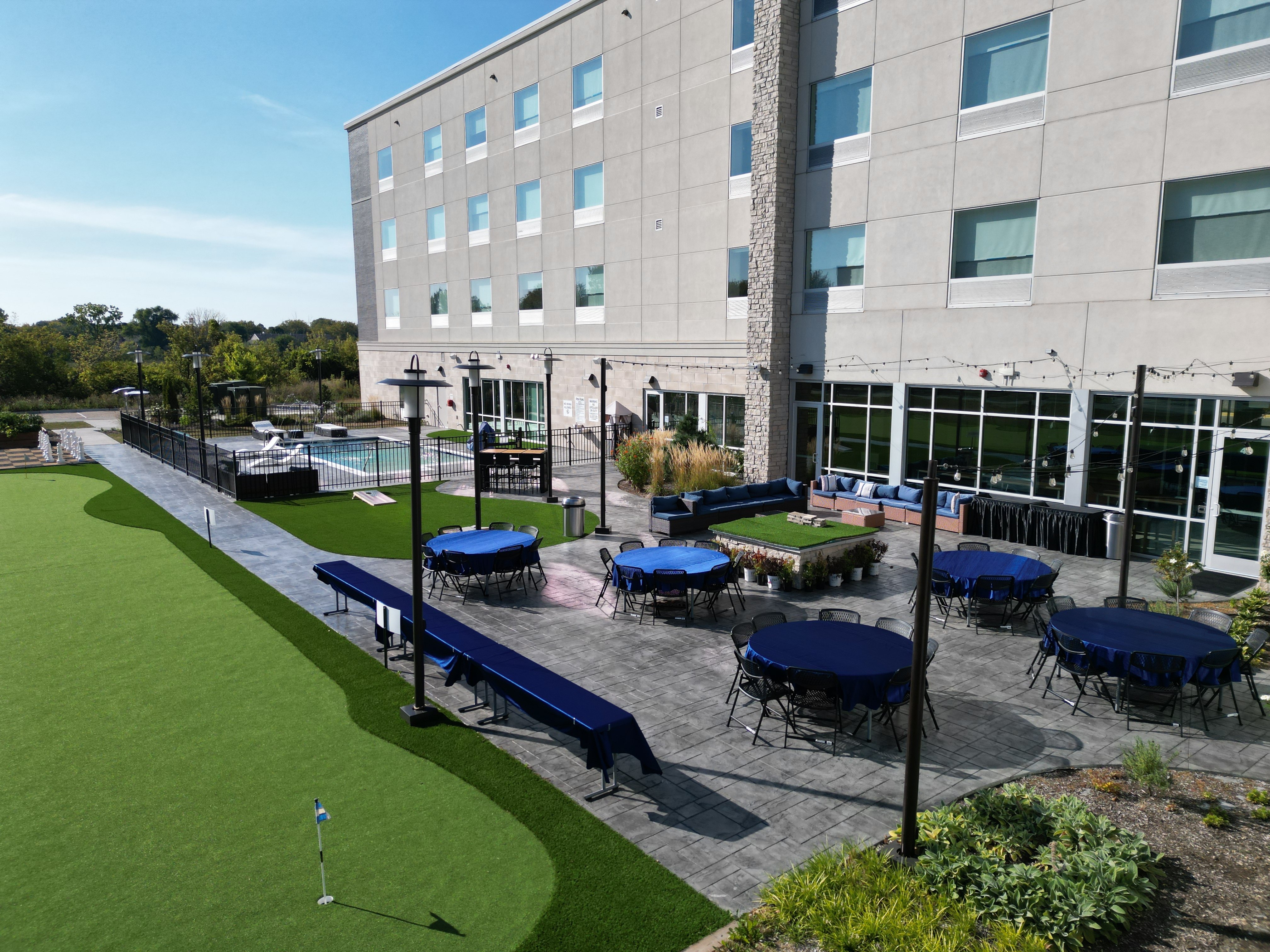 Holiday Inn Express & Suites Chicago Schaumburg, an IHG Hotel 49/50