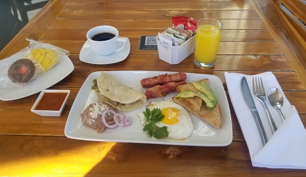 Ramada Encore by Wyndham Aguascalientes 16/50