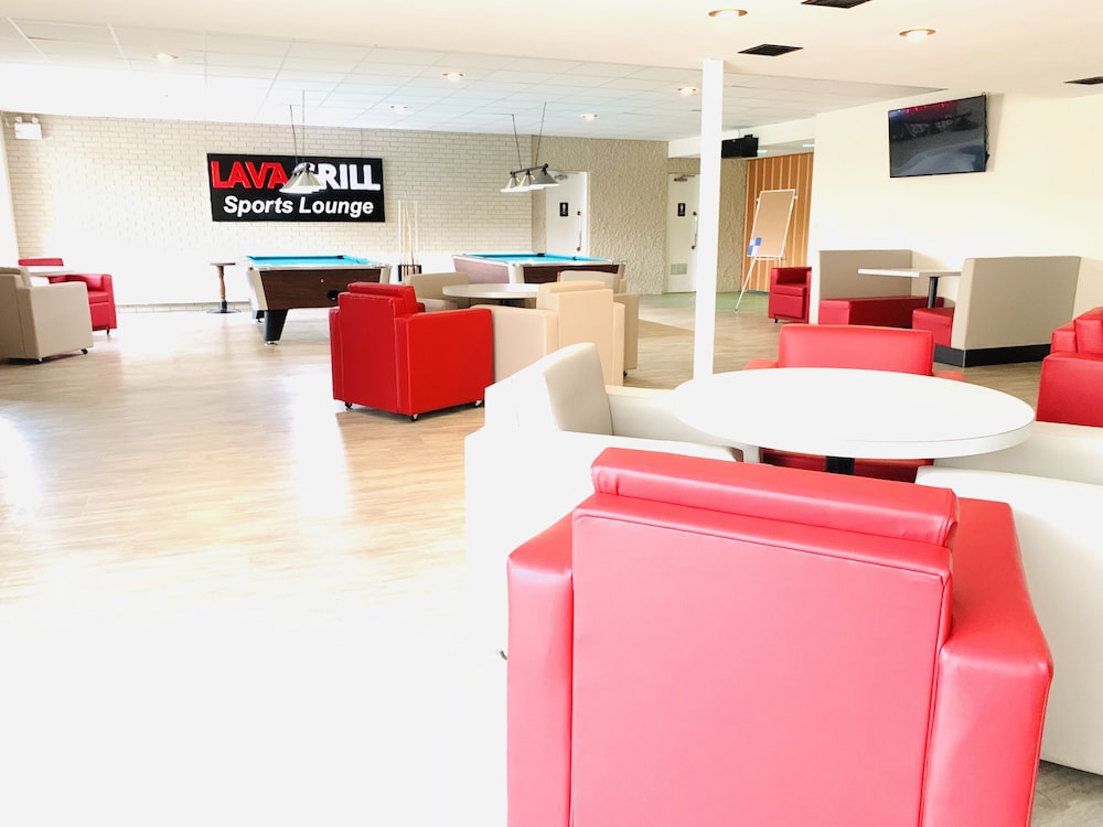 Ramada by Wyndham Whitecourt 33/48