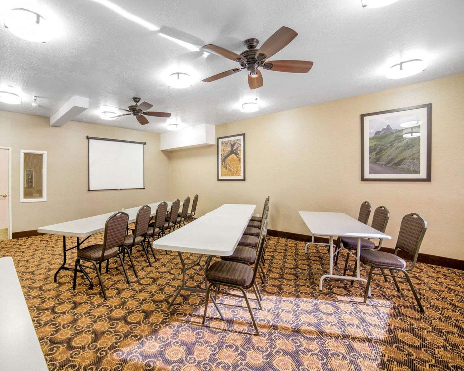 Comfort Inn Elko 29/33