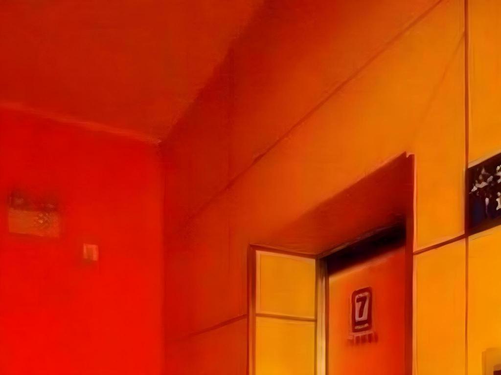 7 Days Inn Chengdu North Railway Train Station Square Branch 30/39