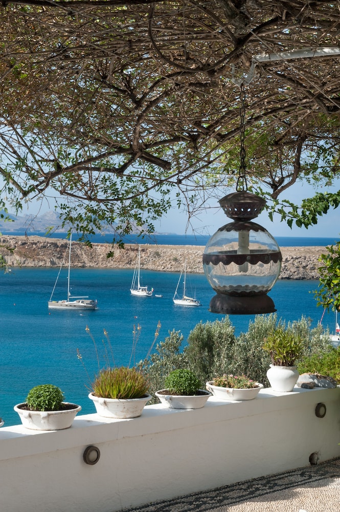 Melenos Art Boutique Hotel 43/50