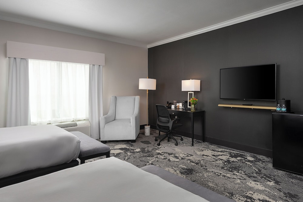 Champions Club and Hotel, Houston Westchase 45/54