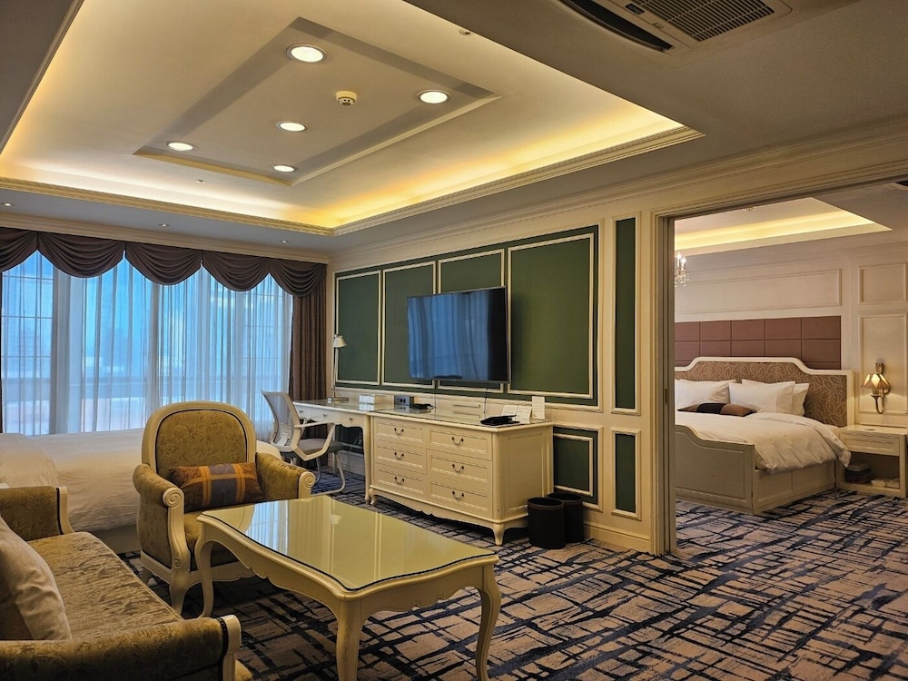 Koreana Hotel 49/64