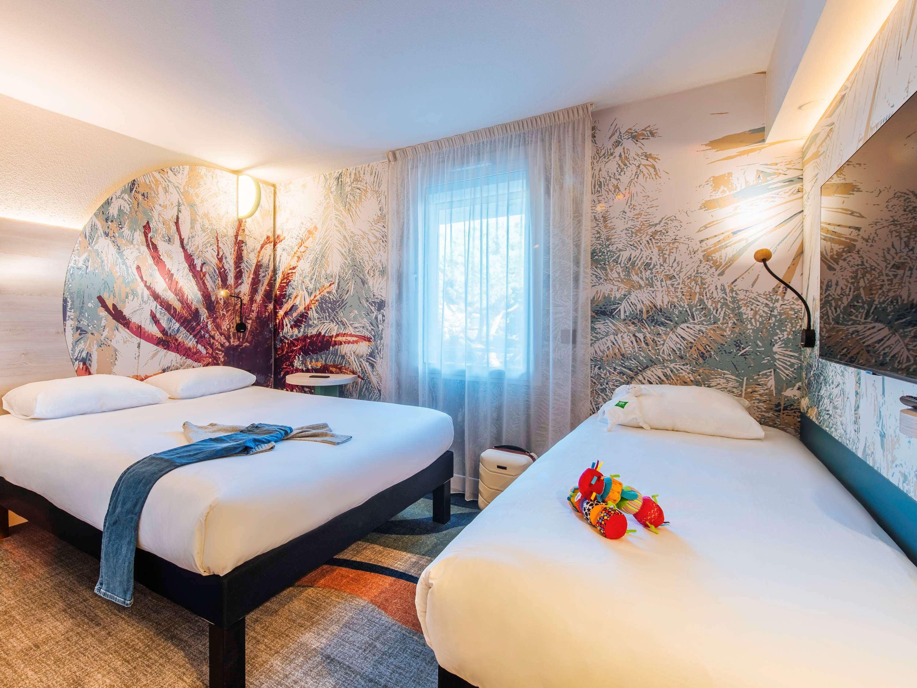STANDARD, DOUBLE AND TWIN BEDS