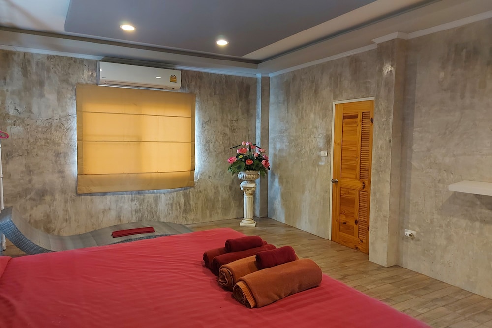 Baan Chai Thung 53/81