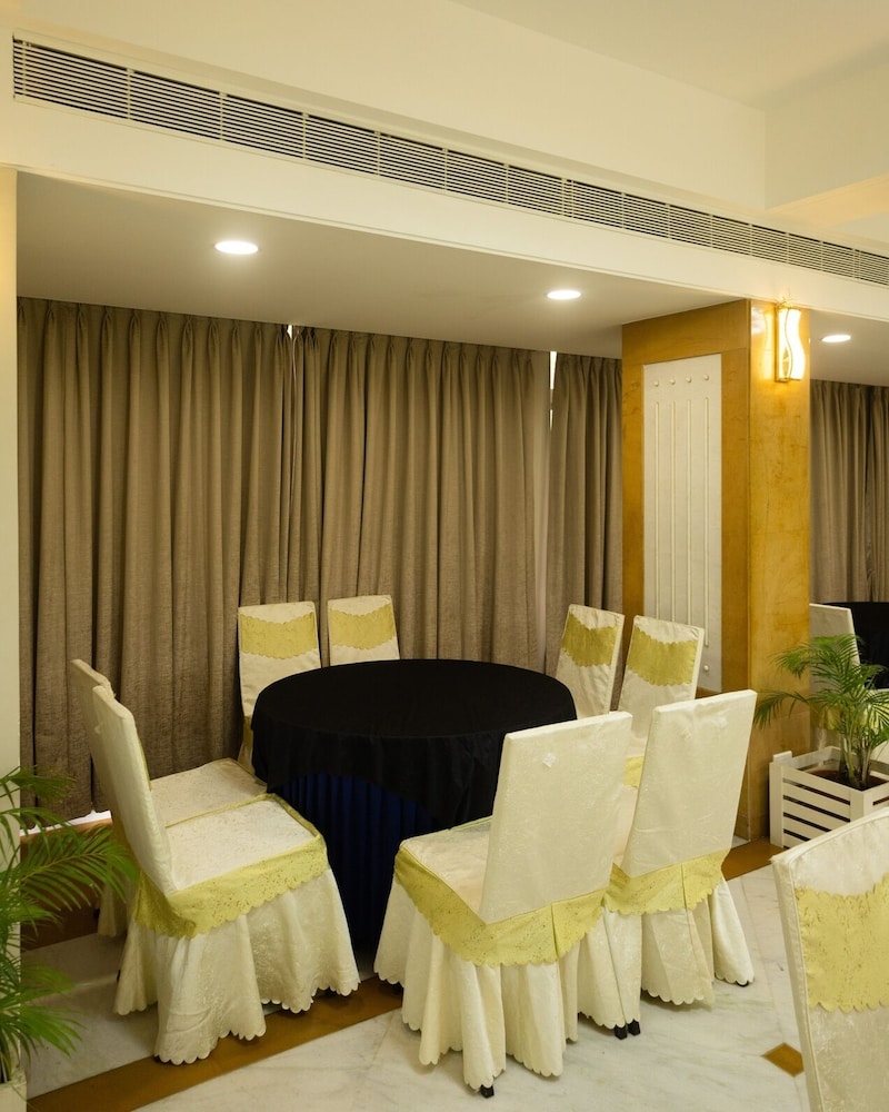 Hotel Ambience Excellency 28/45