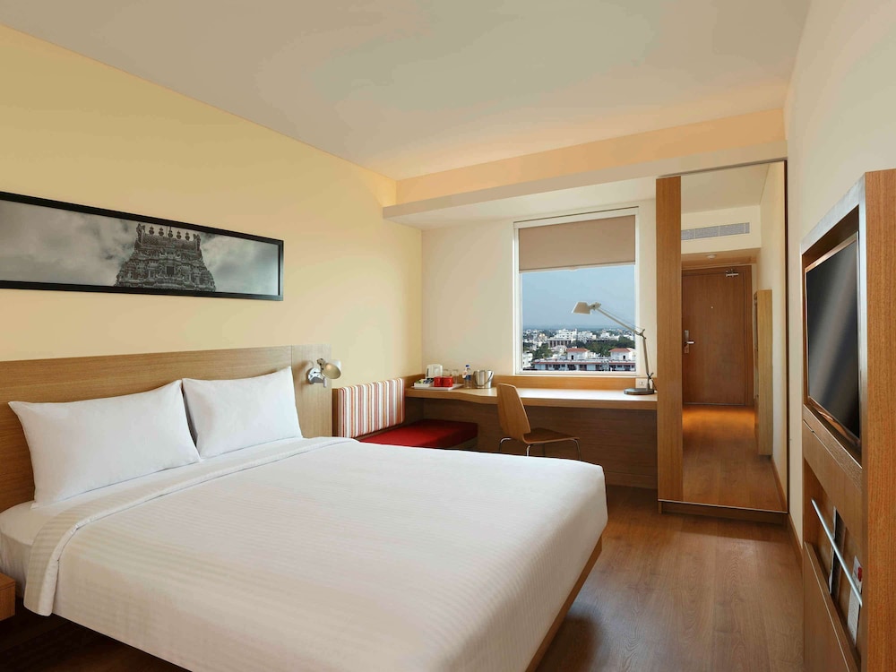 STANDARD, QUEEN BED