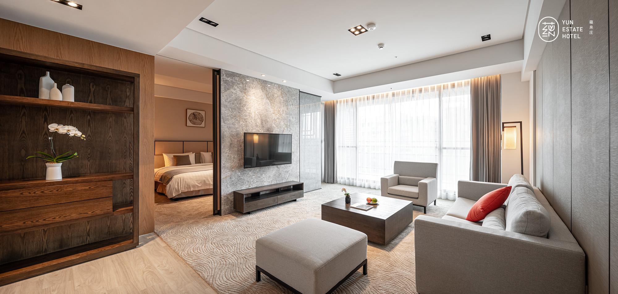 DELUXE, DOUBLE BED