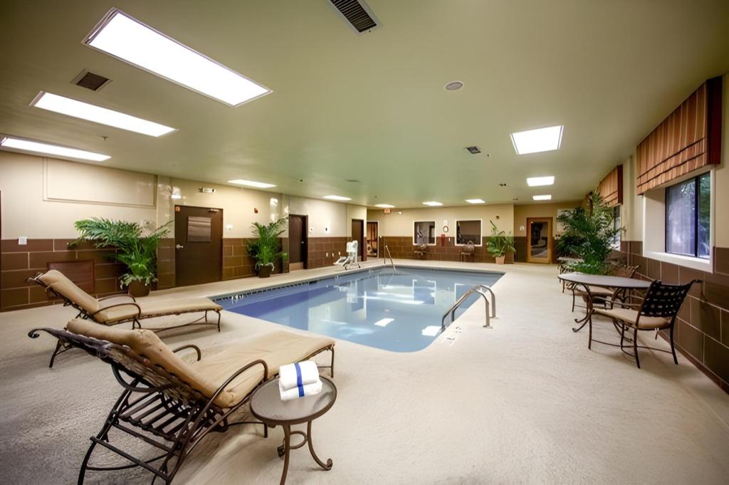 swimming pool spa
