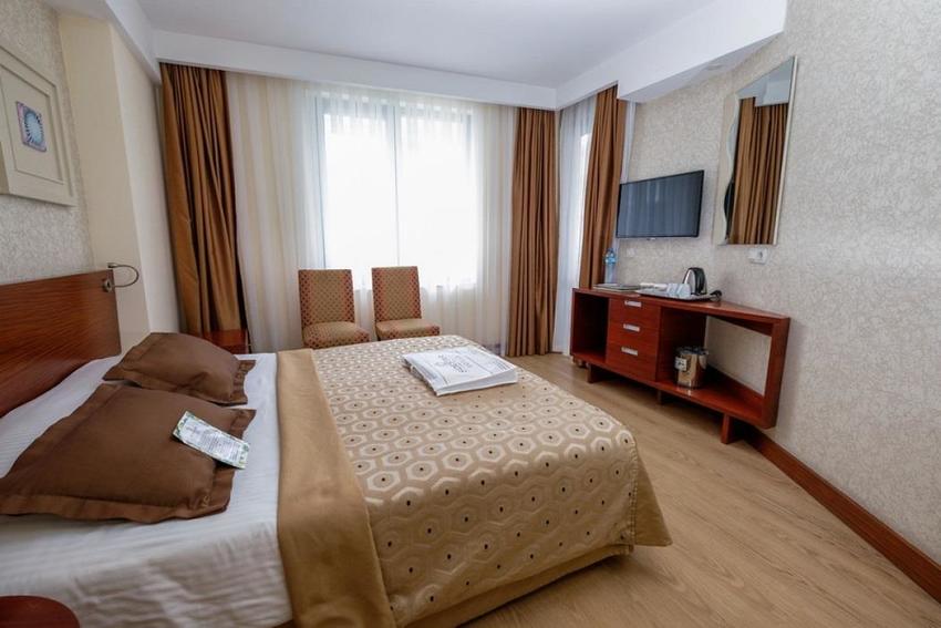 Suite, Double Bed, Land View