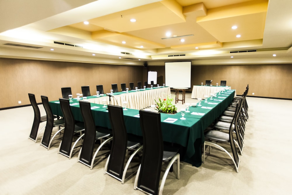 Orchardz Hotel Industri 22/30
