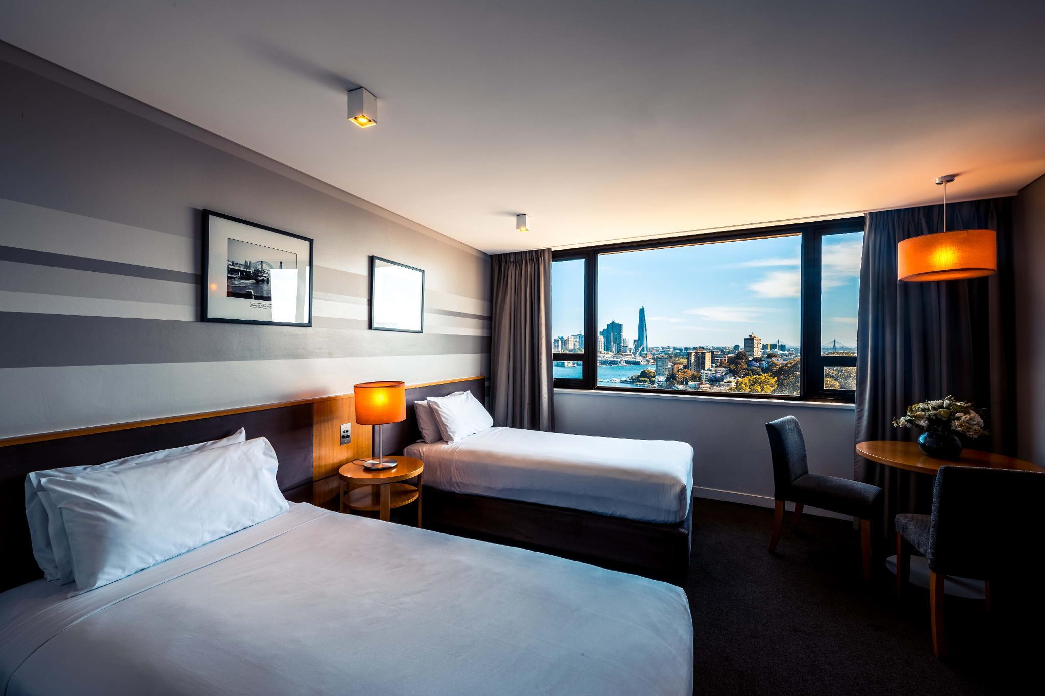 Room, Twin Beds, Harbour Bridge View