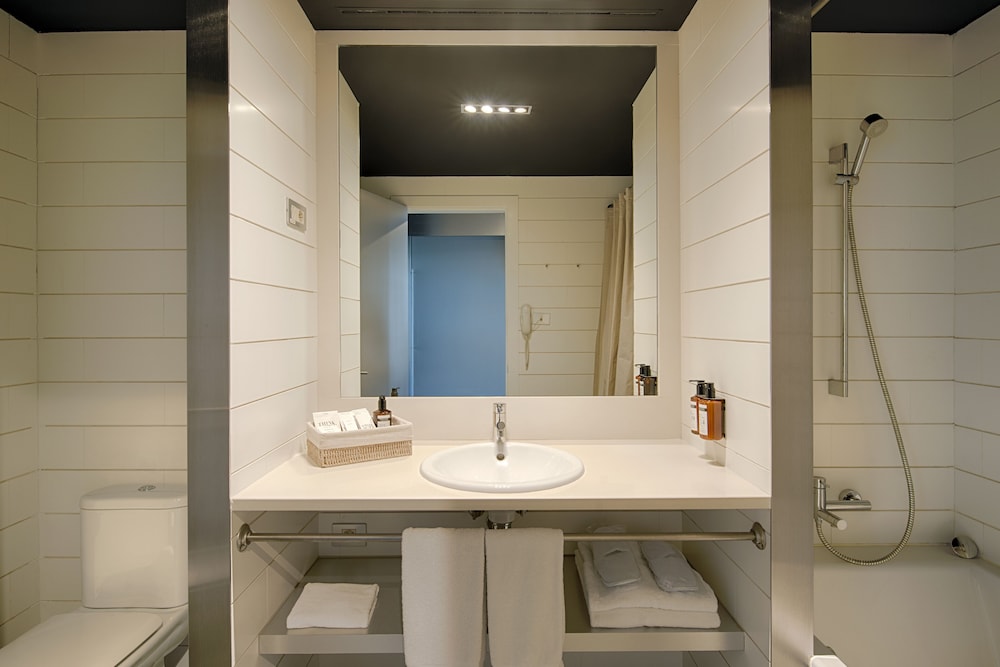 غرفة بسرير مزدوج بشرفة، Emporda Golf Resort 9/9