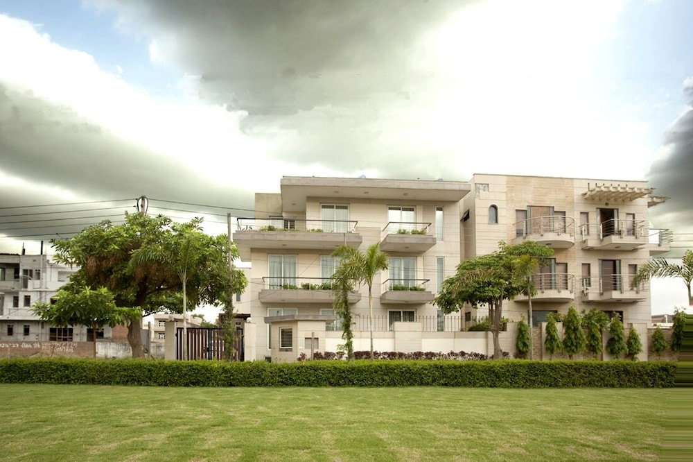 Perch Service Apartments - Gurgaon 27/32