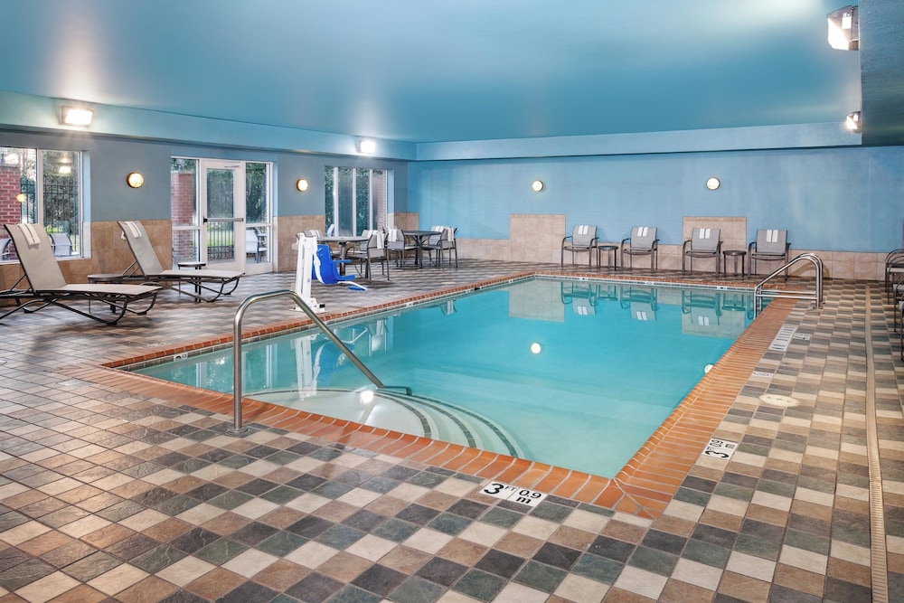 Holiday Inn Express Hotel & Suites Urbana-Champaign(U Of I Area) 37/74