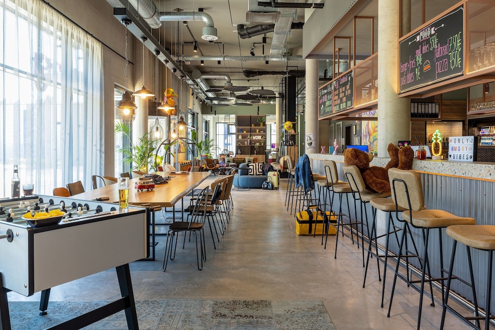 Moxy Simmern 14/15