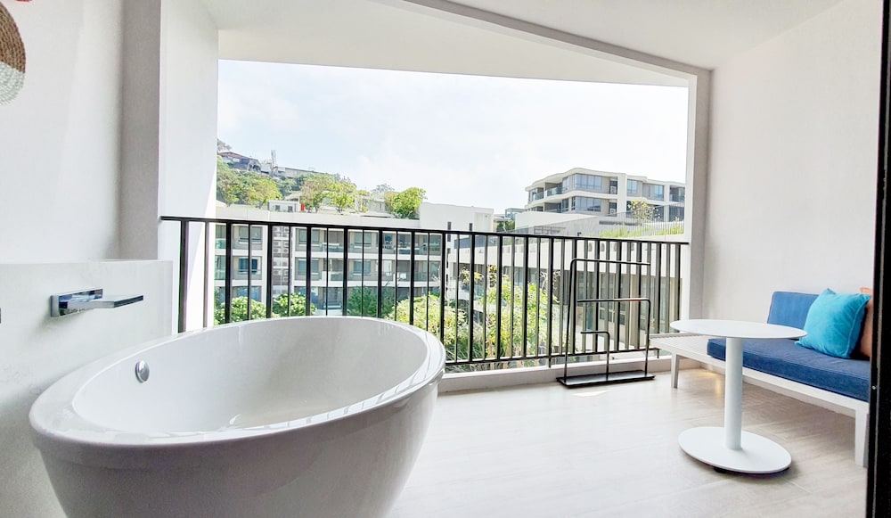 VERSO Hua Hin - a Veranda Collection 48/50