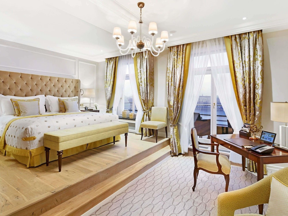 Fairmont Vier Jahreszeiten 23/75