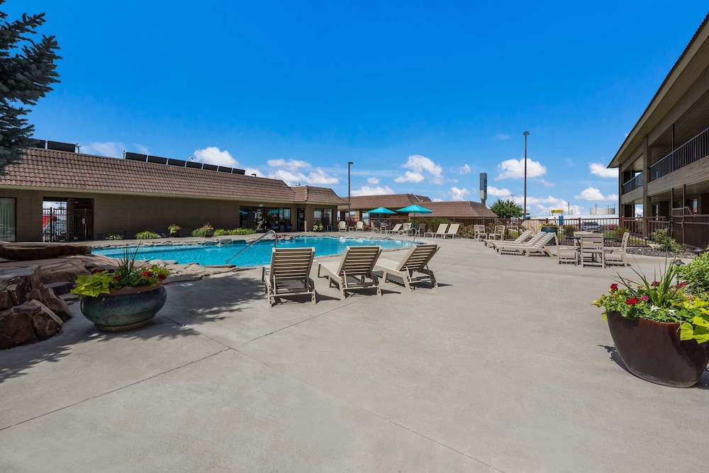 Best Western Foothills Inn 5/49