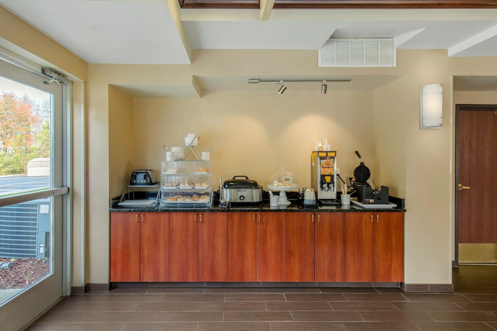 Comfort Suites Seaford 9/35