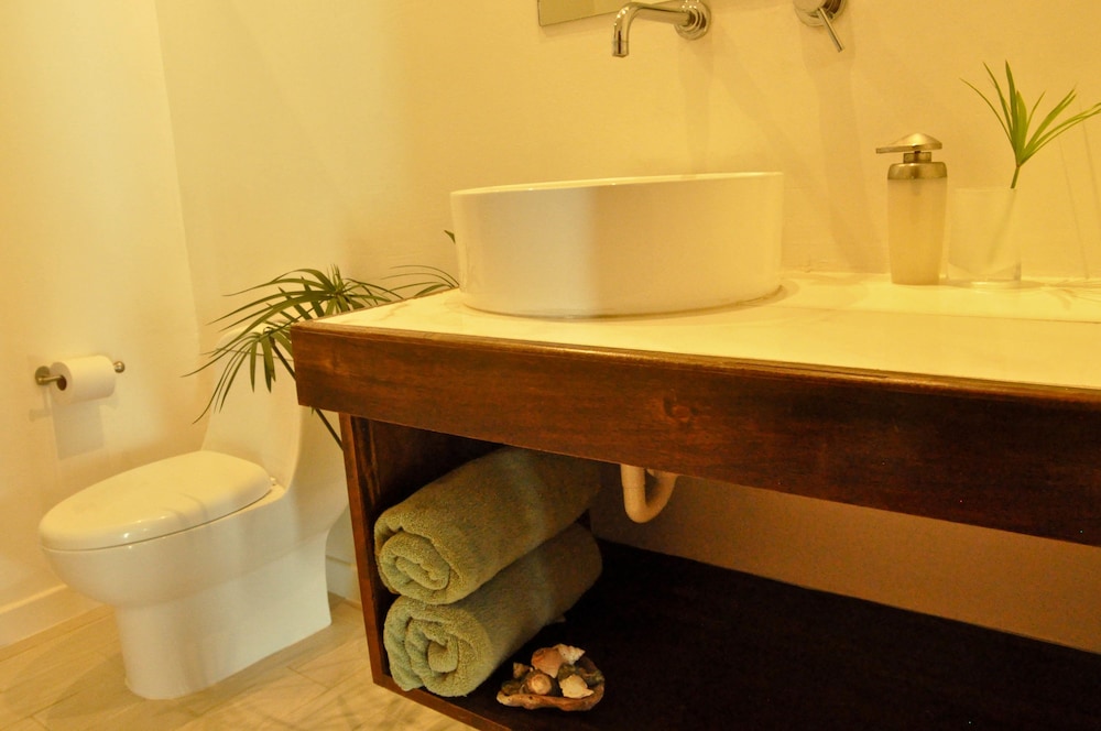 Nautilus Boutique Hotel 46/50