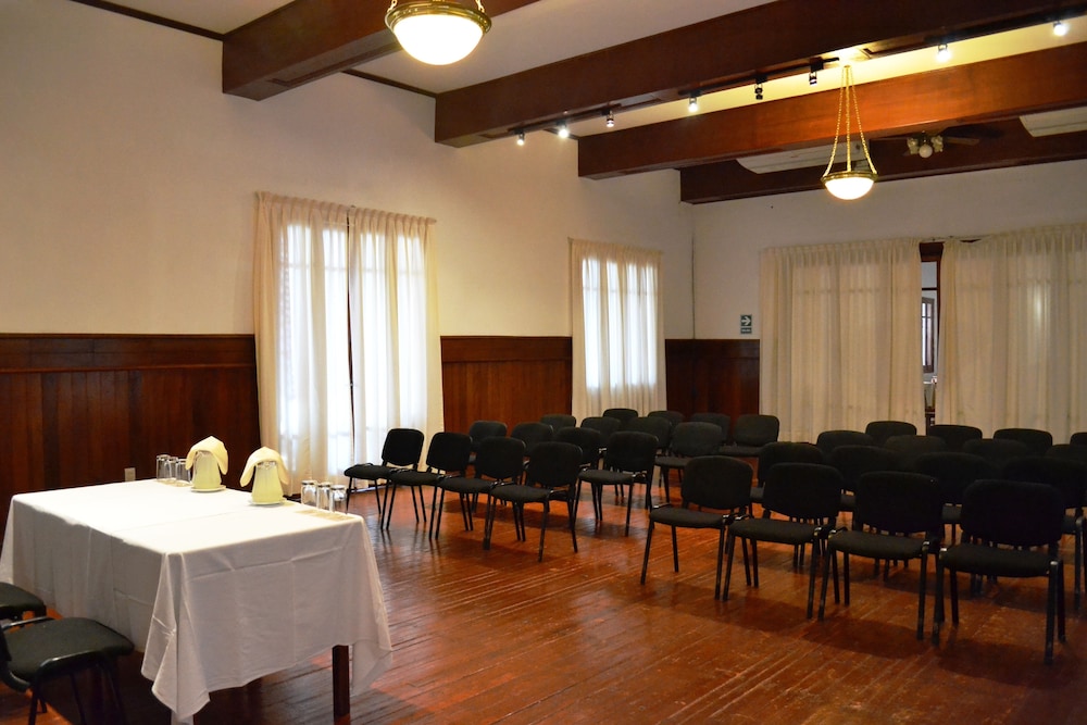 DM Hoteles Mossone Ica 23/29
