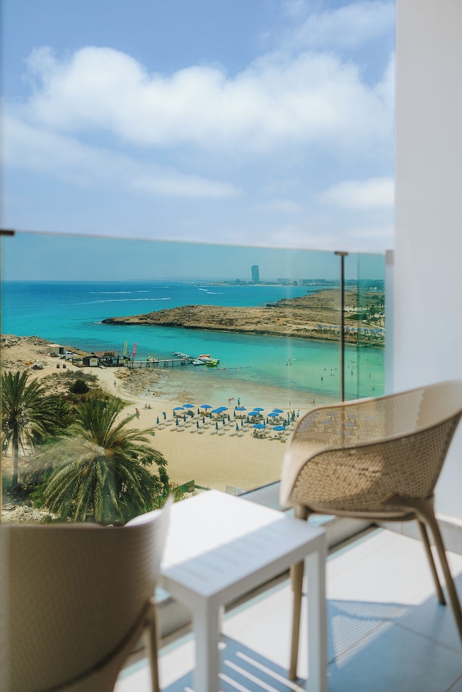 Tasia Maris Sands Beach Hotel - Adults Only 46/50