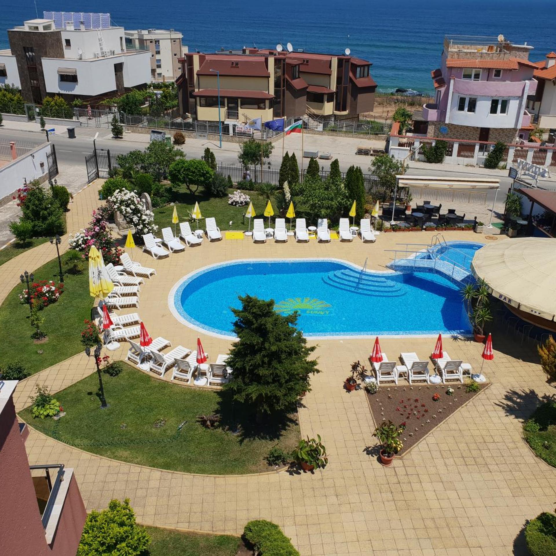 Hotel Sunny. 52/55