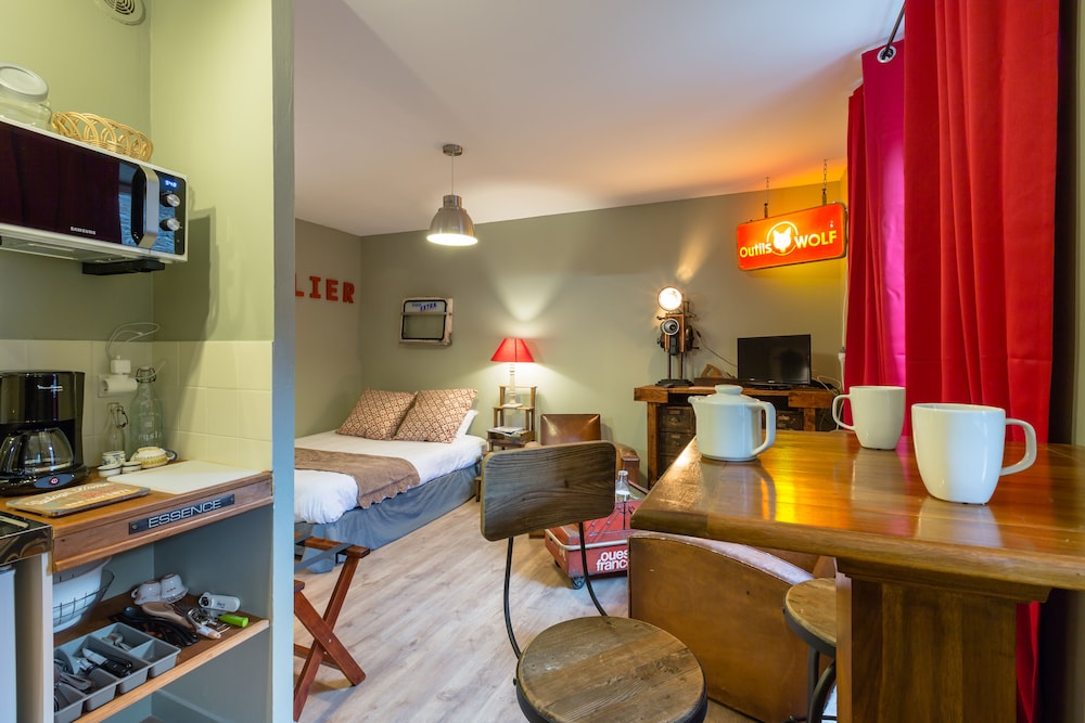 HOTEL ARVOR 28/36