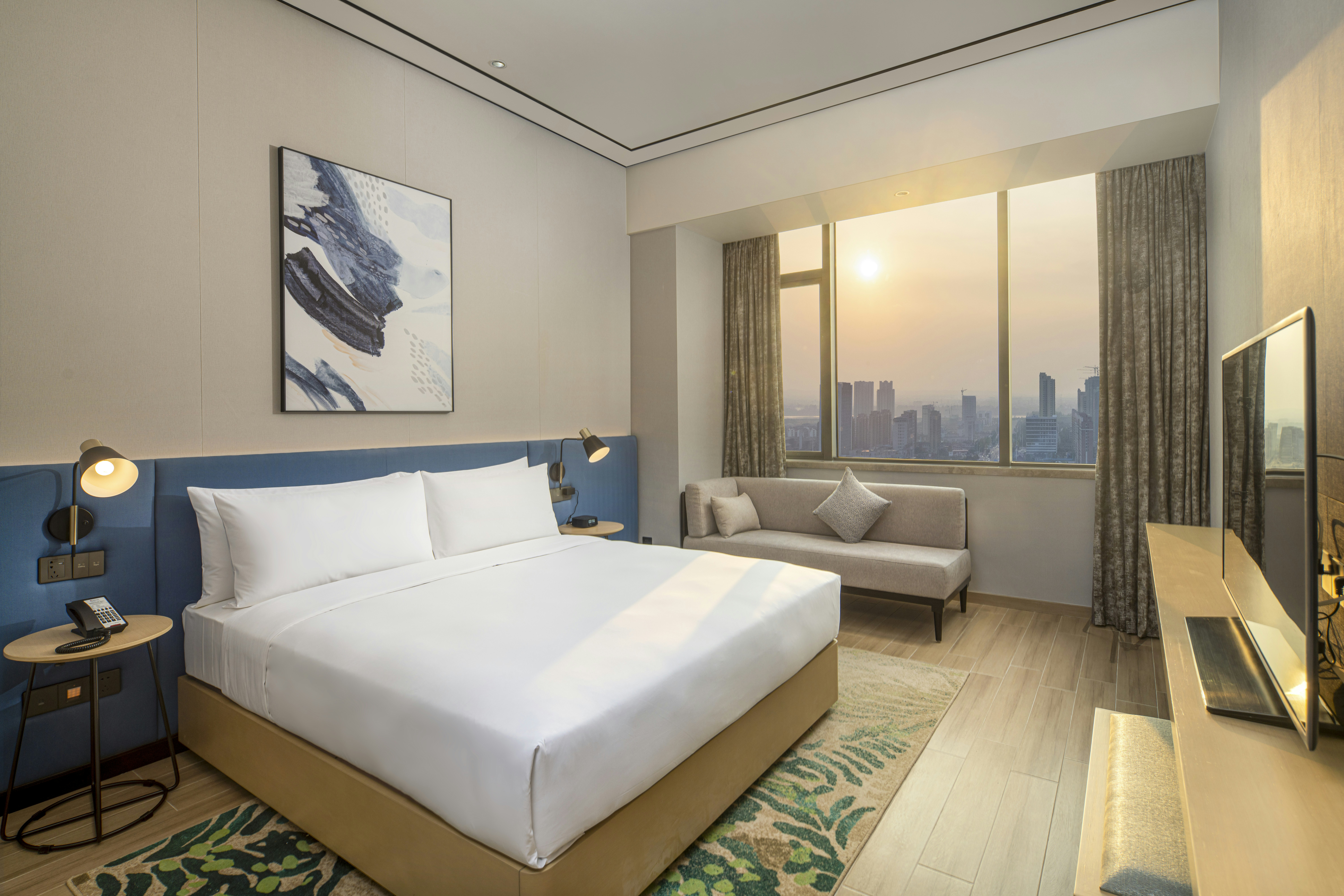 Deluxe, Suite, King Bed, Lake View