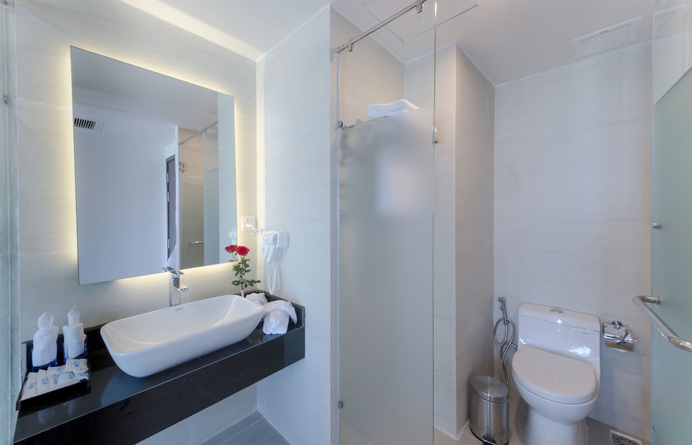 Atlantic Nha Trang Hotel 50/50