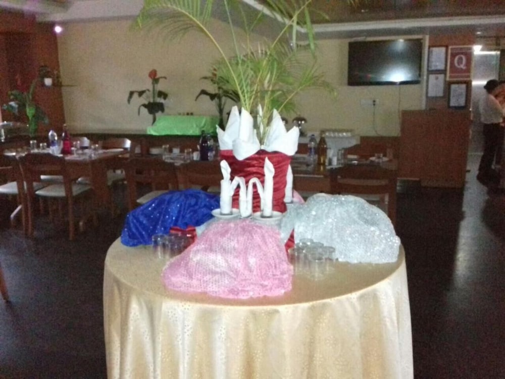 GREEN VIEW CLARKS INN 14/23